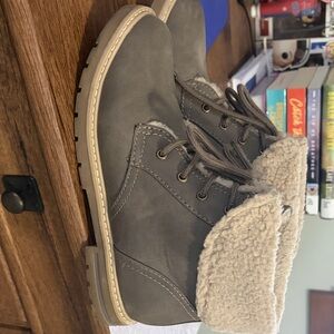 Sonoma Gray Ankle Boots with Cream Lining